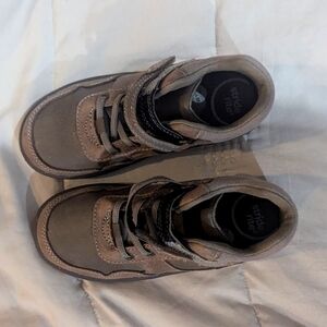 Stride rite toddler shoes